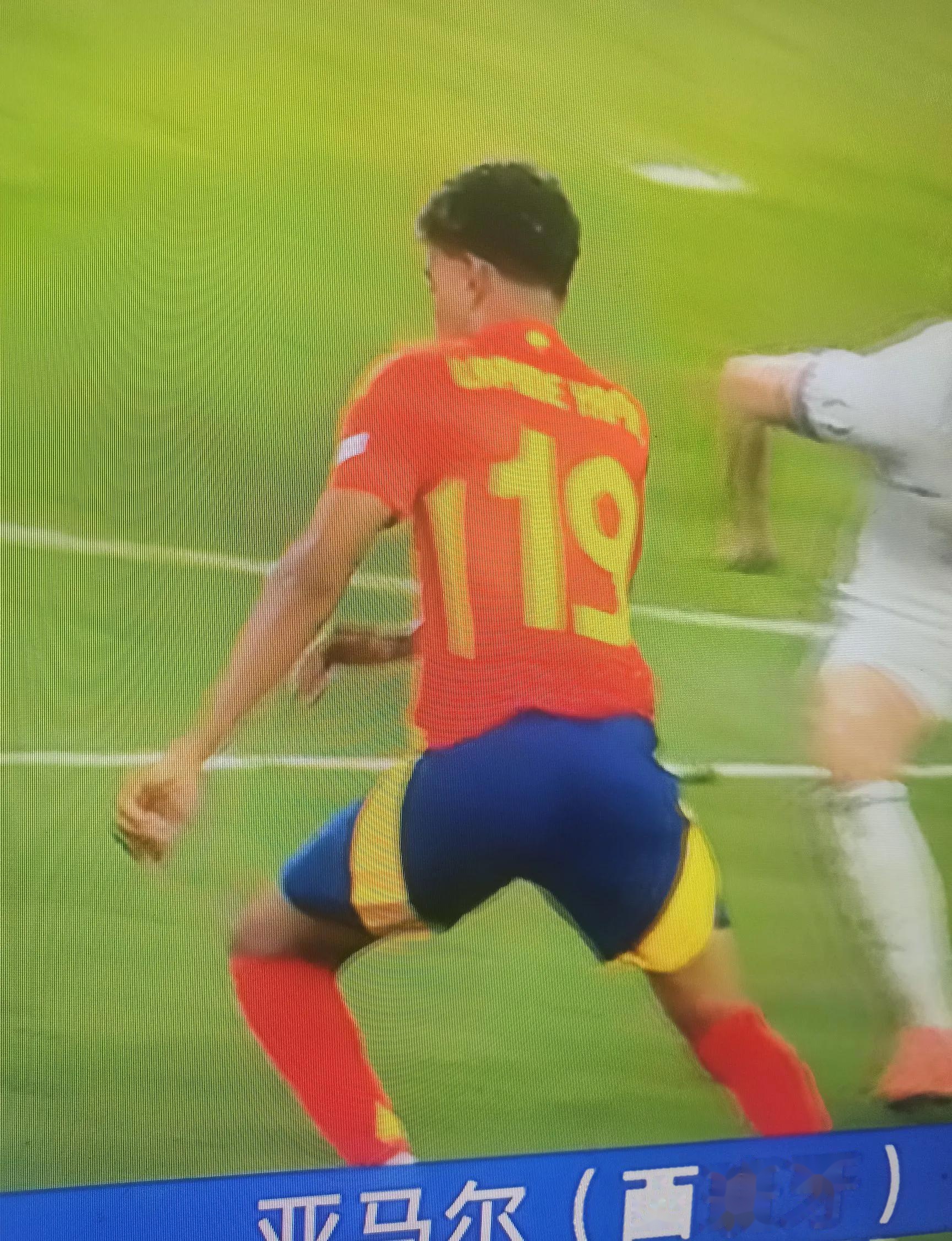 9you娱乐-勒沃库森血洗阿根廷,莱万三分雨点燃全场